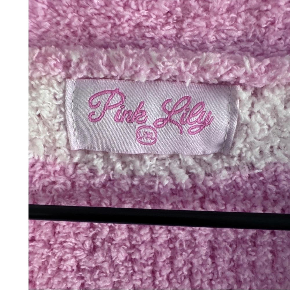 Pink Lily Checkered Robe - Picture 3 of 4